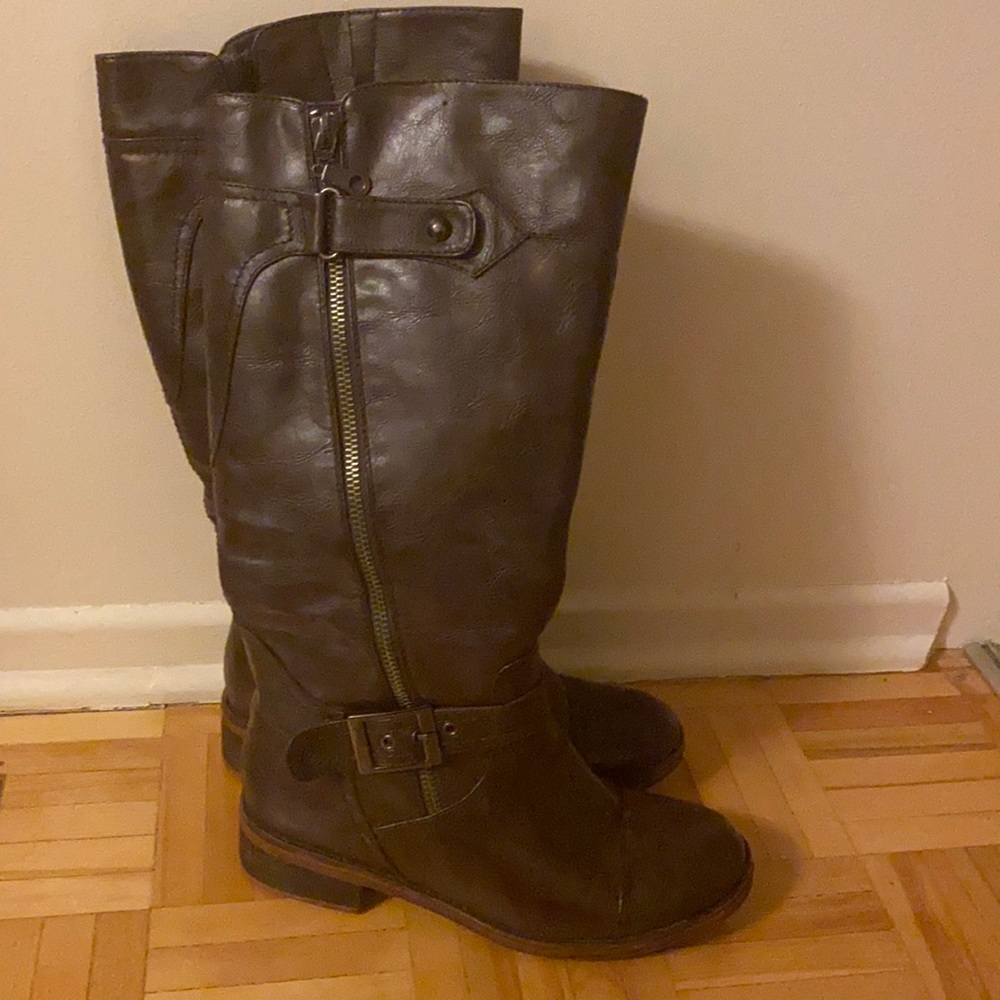 Brown boots